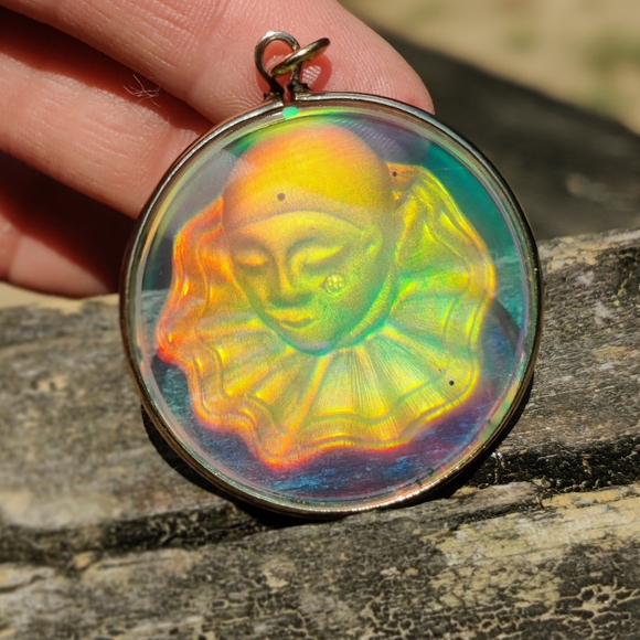 🤡 Vintage 3D Hologram Mime Pendant - Picture 5 of 5